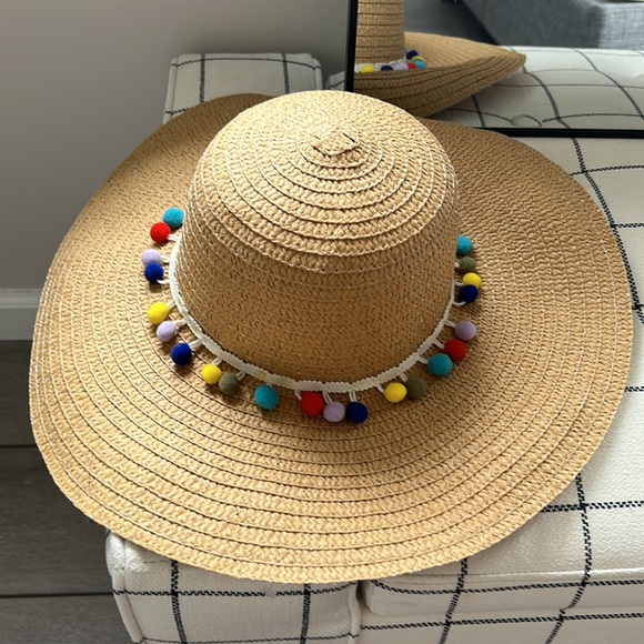 Beautiful handmade paper hat from local boutique — one size fits all - Picture 6 of 7